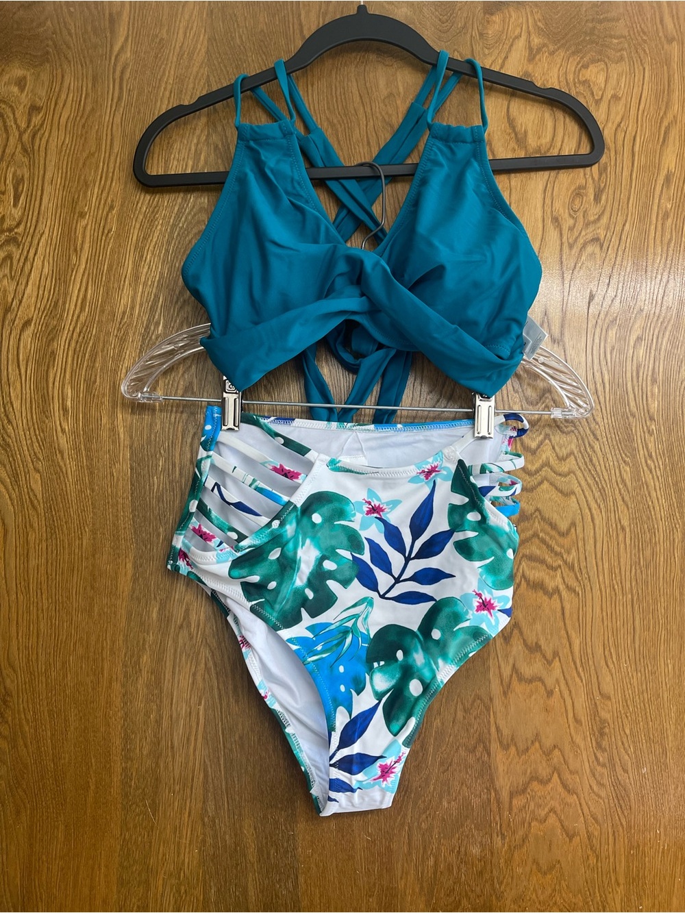 Medium Swimsuit Cross-Back Bikini Top Tropical Green White High-Waist Bottom